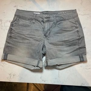 GAP Sexy Boyfriend Shorts - Size 27 / Size 4